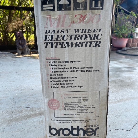 Brother ML300 daisy wheel electronic typewriter new open box - Picture 2 of 7